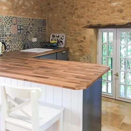 Дом отдыха Le Petit Grenier - 1 Bedroom Tremolat